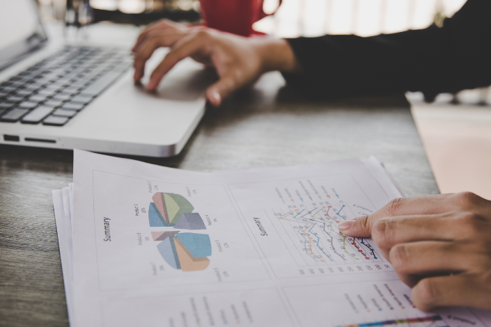 Informe Mensual de Economía y Finanzas - Abril 2025